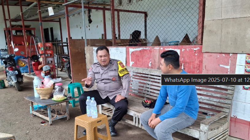 Bhabinkamtibmas Polsek Kroya Tatap Muka Dengan Warga Desa Sumberjaya Ajak Jaga Kamtibmas